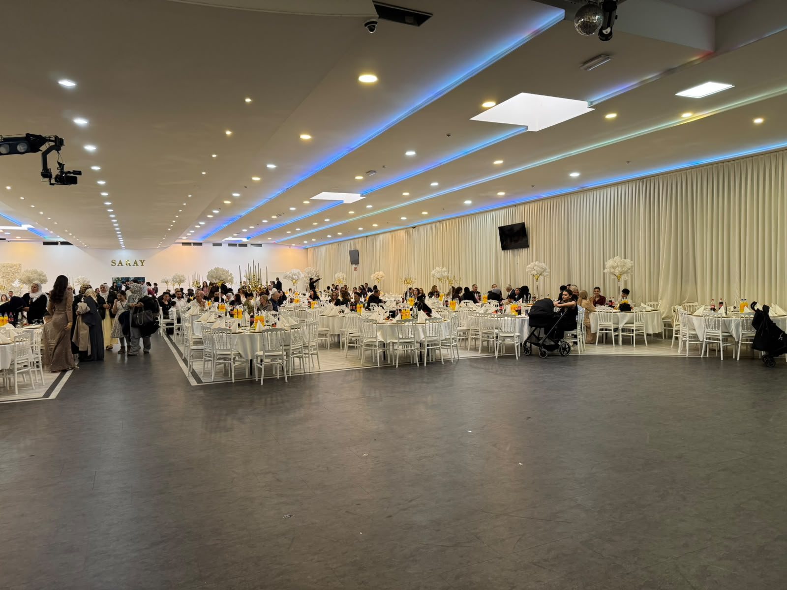 Große Event-Location mit Licht- und Tontechnik